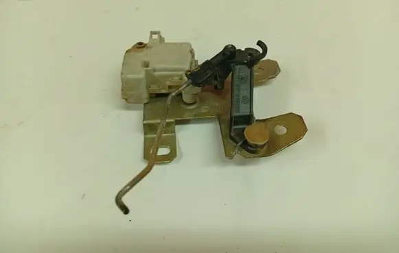 Volkswagen Bora Central locking motor 1J9827425