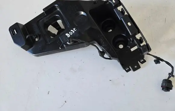BMW 5 G60 Rear bumper mounting bracket 5A011C2