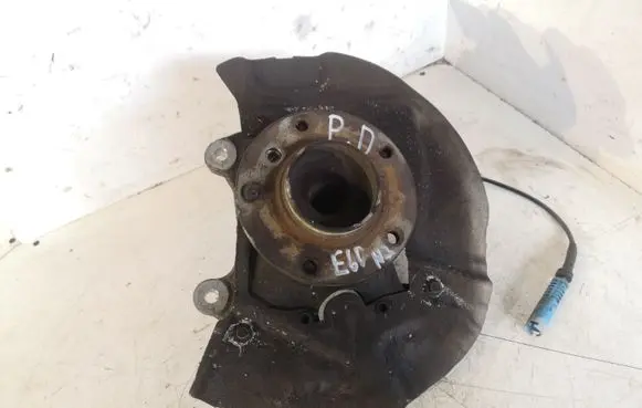 BMW 5 E60 E61 Front wheel hub
