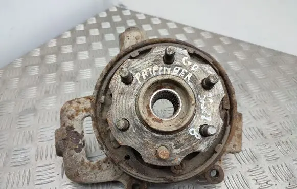 Nissan Pathfinder R51 Rear wheel hub