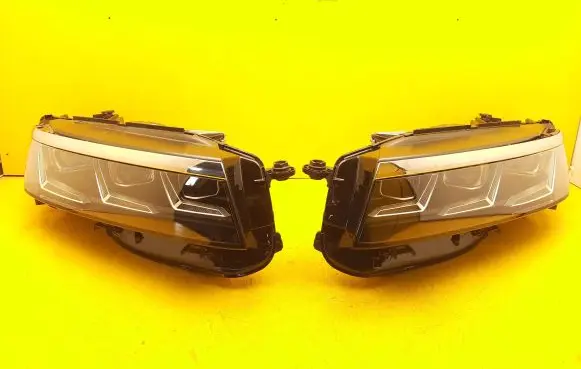 Volkswagen Touareg III Headlight/headlamp 761941082F 761941081F
