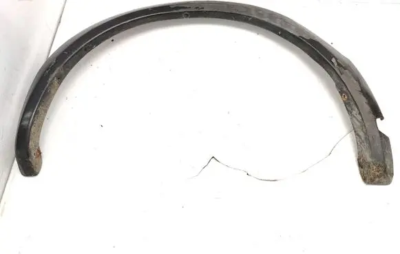 Rear fender molding trim