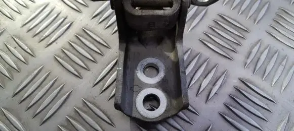 Nissan Note (E11) Front door upper hinge