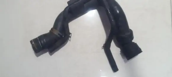 Volkswagen PASSAT B5.5 Engine coolant pipe/hose 8d0121101ad