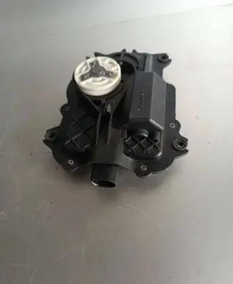 Audi A8 S8 D3 4E Front door soft close latching motor 4E0837059 4E268732 100910