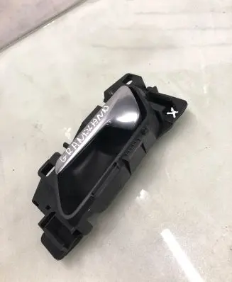 Opel Grandland X Front door interior handle 98201553