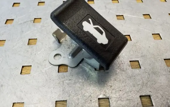 Honda FR-V Engine bonnet (hood) release handle