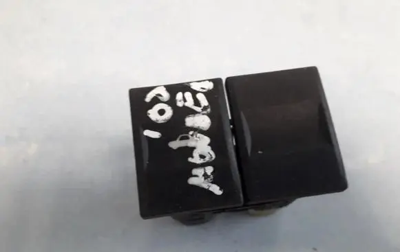 Tailgate opening switch
