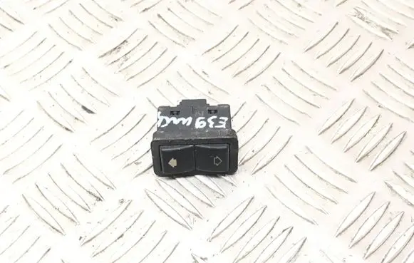 BMW 5 E39 Electric window control switch 8368974