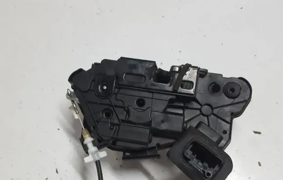 Volkswagen Polo V 6R Front door lock 5K1837015EXXX 5K1837015E