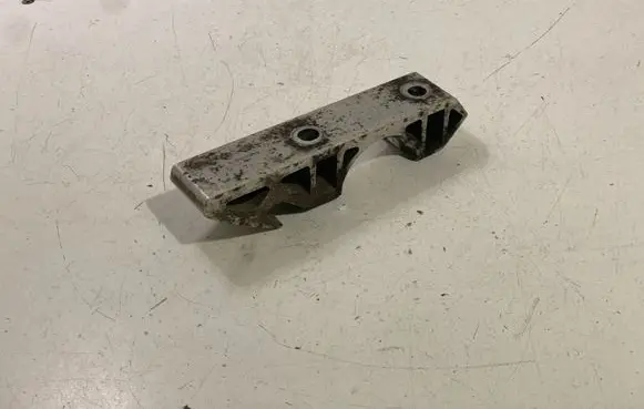 Audi Q7 4L Sway bar bush bracket, front 7L0411063B 00102337701