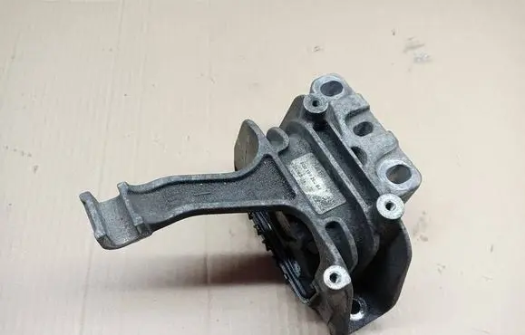 Audi A3 S3 8V Engine mount bracket 5Q0199262BJ 28092014