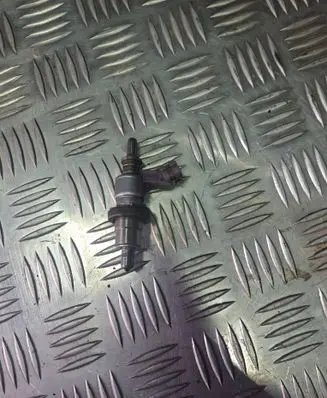 Toyota RAV 4 (XA40) Fuel injector 23710-26012