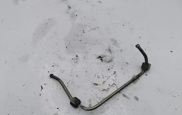 Volvo XC90 Fuel injector supply line/pipe NOCODE
