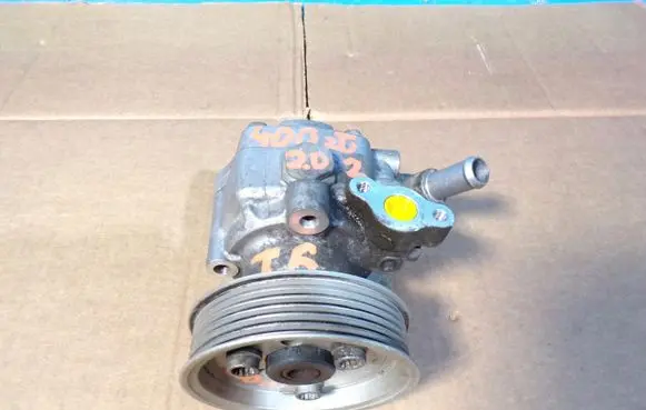 Volkswagen Transporter - Caravelle T5 Power steering pump 7E0422154E
