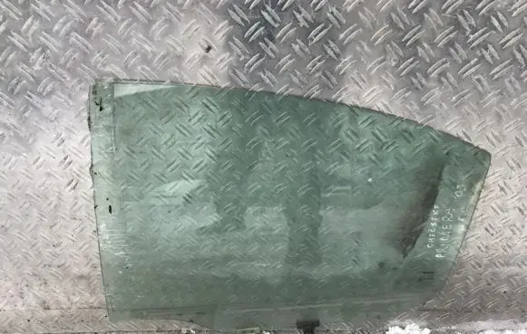 Nissan Primera Rear door window glass