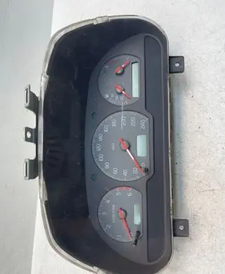 Speedometer (instrument cluster)