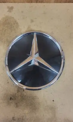 Mercedes-Benz GLC C253 Manufacturer badge logo/emblem A0008800300