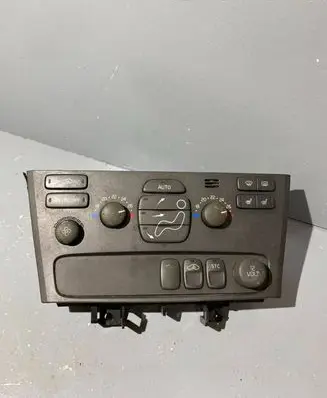 Volvo S60 Climate control unit 8682930