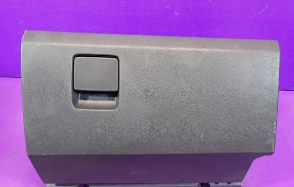 Opel Zafira B Glove box