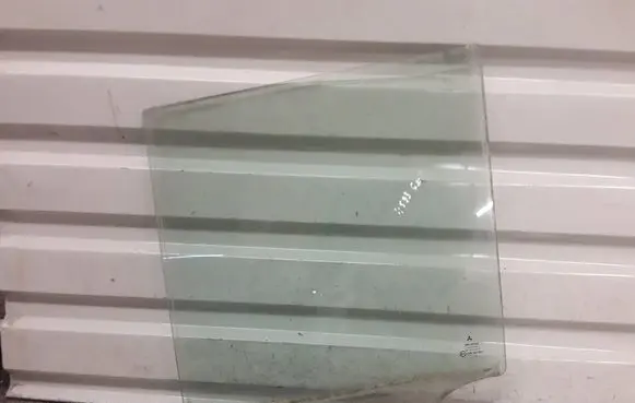 Mitsubishi Pajero Pinin Rear door window glass