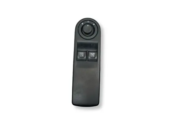 Renault Clio IV Electric window control switch 809611667R 1135204X 45486M2