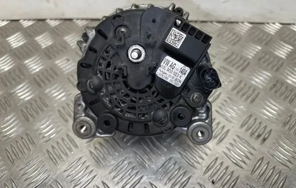 Volkswagen PASSAT B8 Generator/alternator 03L903023K