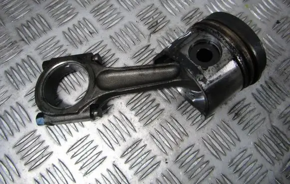 Peugeot Boxer Piston with connecting rod