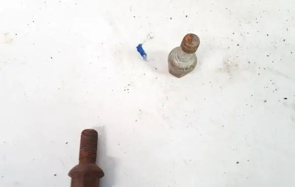Mercedes-Benz E W210 Nuts/bolts 