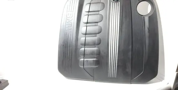 BMW 5 F10 F11 Engine cover (trim) 8510365 11252010 7800575