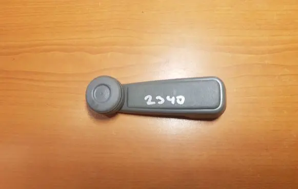 Opel Kadett E Front door window winding handle 90186641