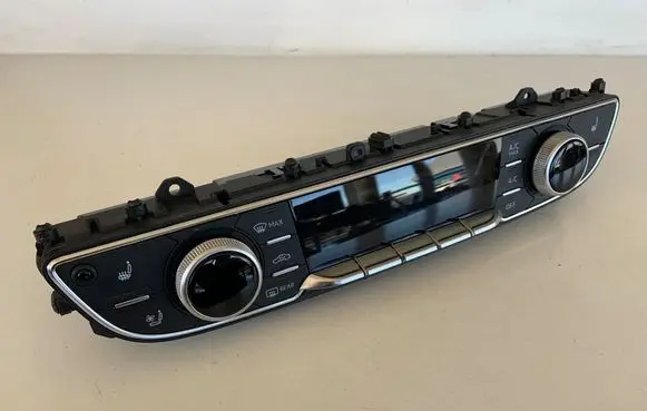 Audi Q7 4M Climate control unit 4M0820043AB