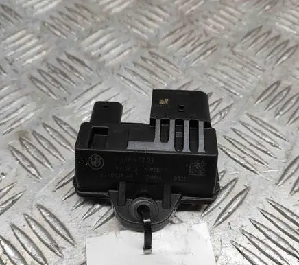 BMW 5 F10 F11 Glow plug pre-heat relay E2110021046 8519472