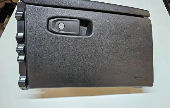 Jeep Grand Cherokee WL Glove box 6PL99TRMAF P7CH34TX7AE