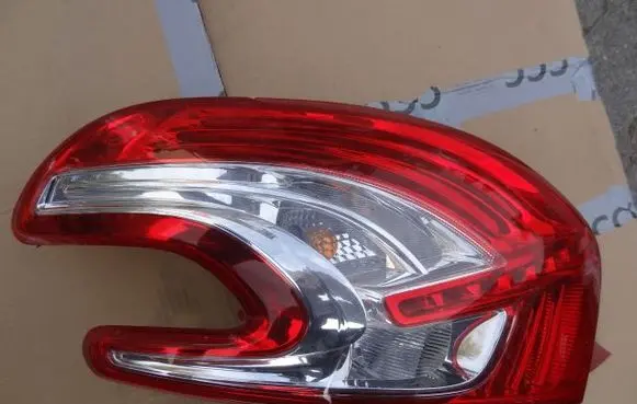 Peugeot 208 Rear/tail lights 9672628280
