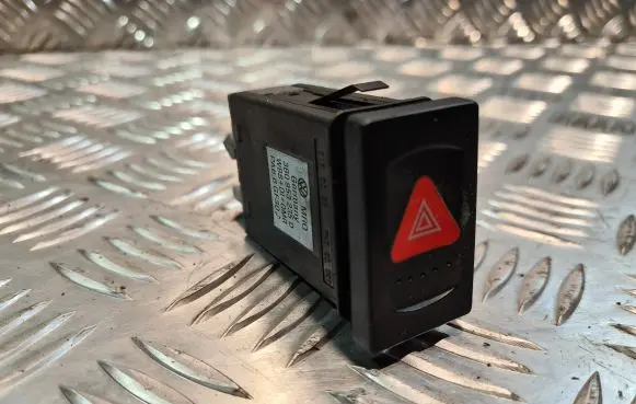 Volkswagen PASSAT B5 Hazard light switch 3B0953235D