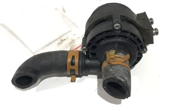 Infiniti Q70 Y51 Oil filter mounting bracket 8200285950E