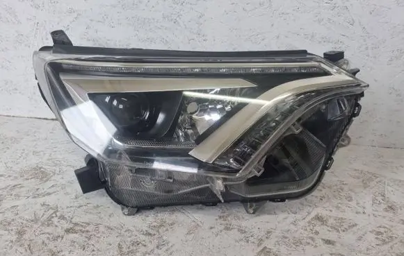 Toyota RAV 4 (XA40) Headlight/headlamp