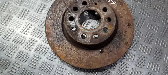 Volkswagen Golf V Front brake disc