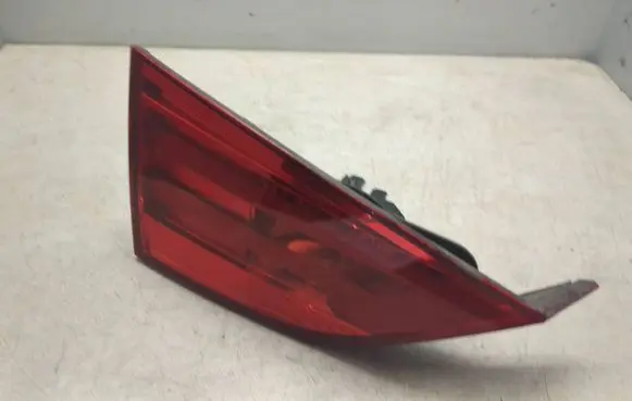 Tailgate rear/tail lights