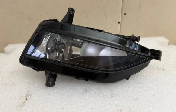 Volkswagen Golf VII Front fog light 90140490 5G0941662F F0GK16004