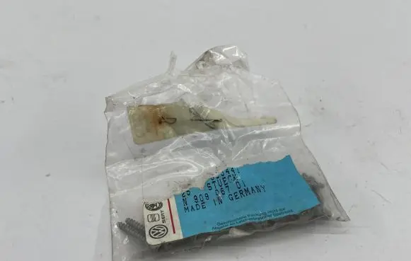 Volkswagen Golf IV Nuts/bolts N90906701
