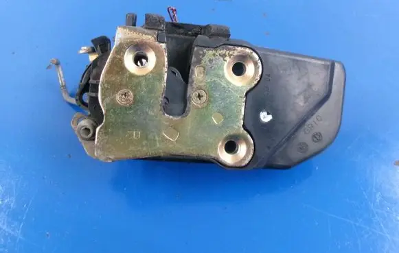 Jeep Grand Cherokee (WJ) Rear door lock