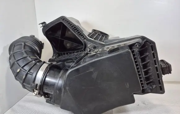 Audi A4 S4 B8 8K Air filter box 8R0133843B 8R0133837E