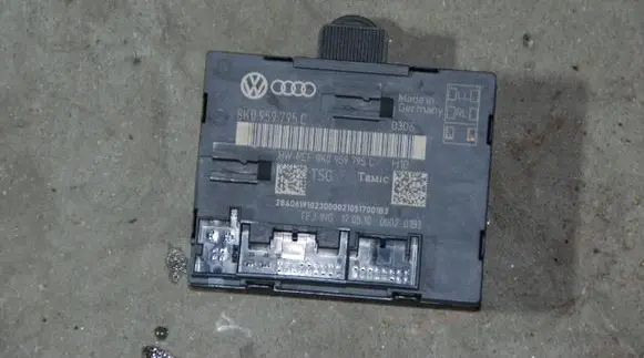 Audi A4 S4 B8 8K Door control unit/module 8K0959795C