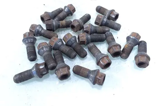 BMW X5 E70 Nuts/bolts 