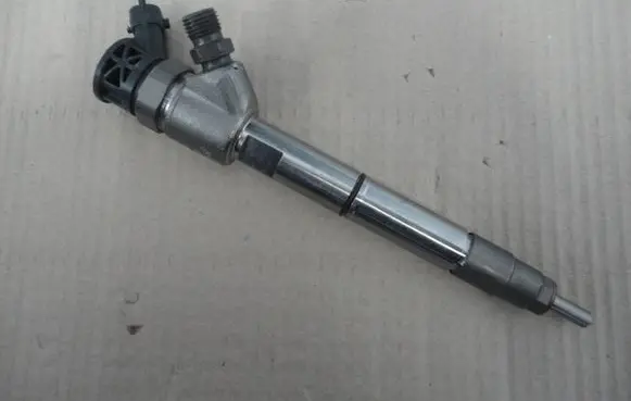 Mitsubishi Canter Fuel injector 5801644454 0445110564