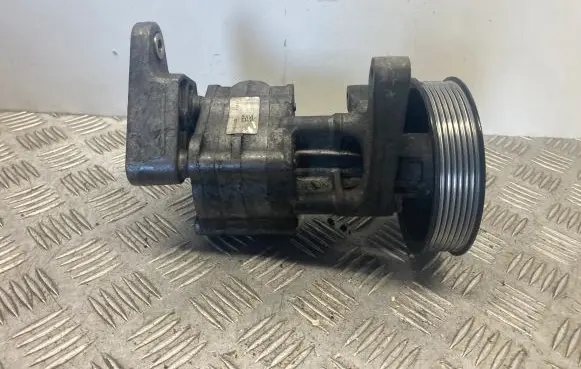 BMW X5 E70 Power steering pump 6796462 679646203