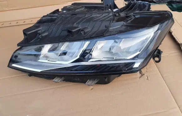 Peugeot 308 Headlight/headlamp 98516733 00504919999