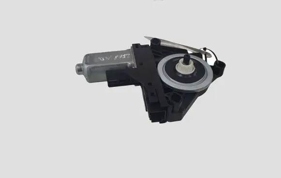 Volvo V40 Front door window regulator motor 966269103